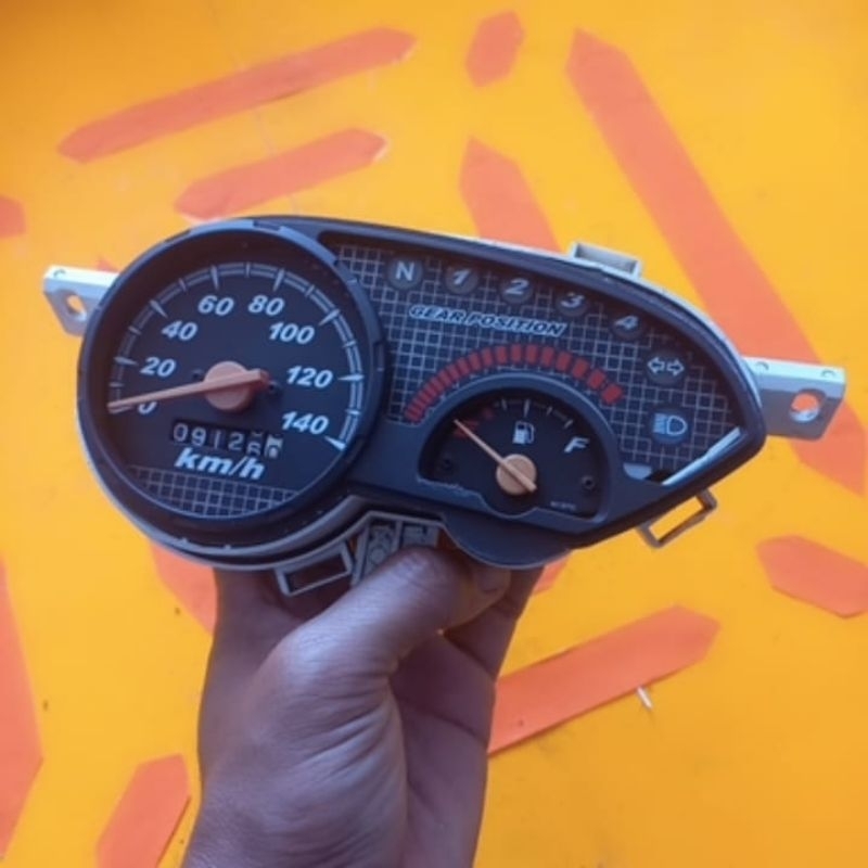 speedometer kilometer Suzuki Shogun 110 r. Shogun lama. original