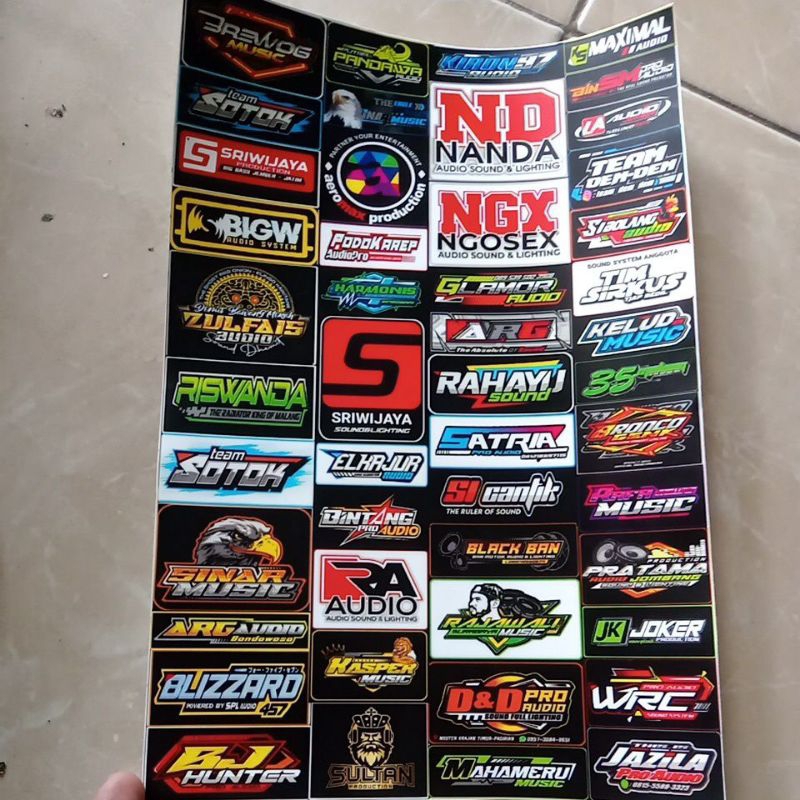 

STIKER SOUND MINIATUR TERLENGKAP BAHAN VYNIL(ANTI AIR) UKURAN 21CMX31CM