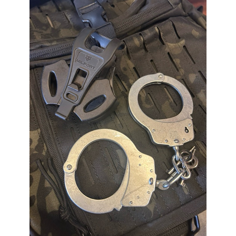 borgol tangan / borgol polri/borgol tni/borgol satpam