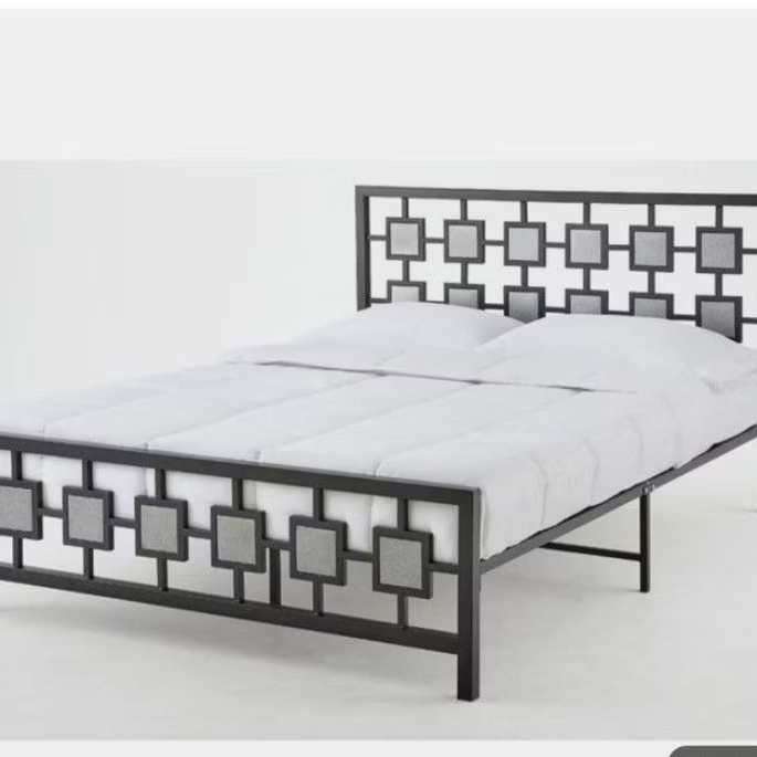 tempat tidur besi//ranjang besi minimalis terbaru