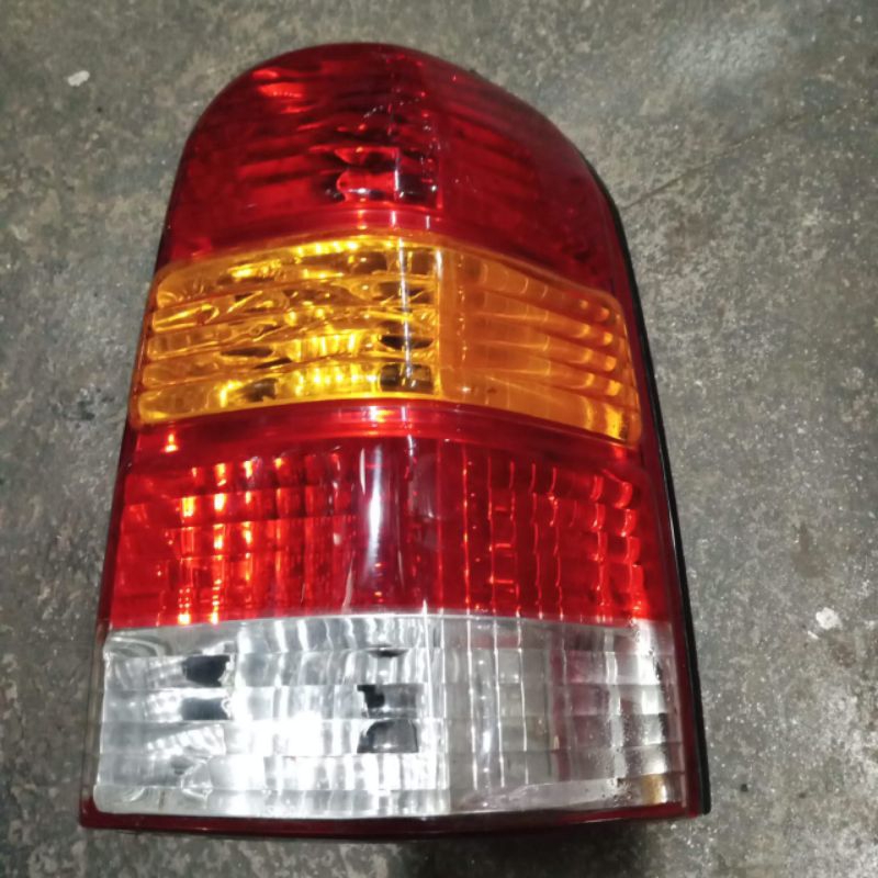lampu Stoplamp Ford Escape RH