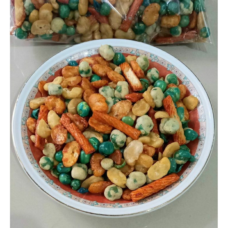 

1 KG Kacang Campur Jaipong / Koro Mix || Rin Krezz Cemilan Super Renyah Termurah Terlengkap