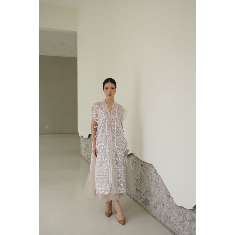 Agni Long Vest in White