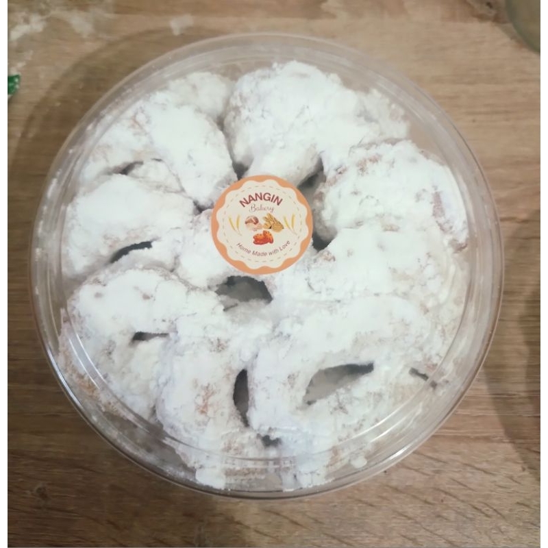 

Kue Putri Salju