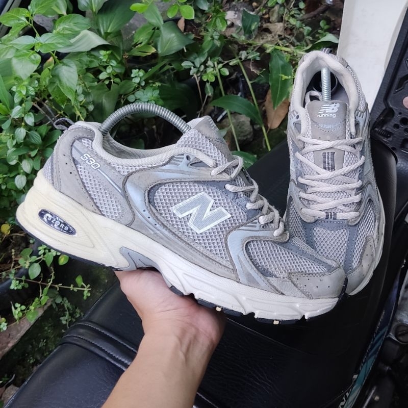 Sepatu NEW BALANCE 530 (Size 41,5) Second Original