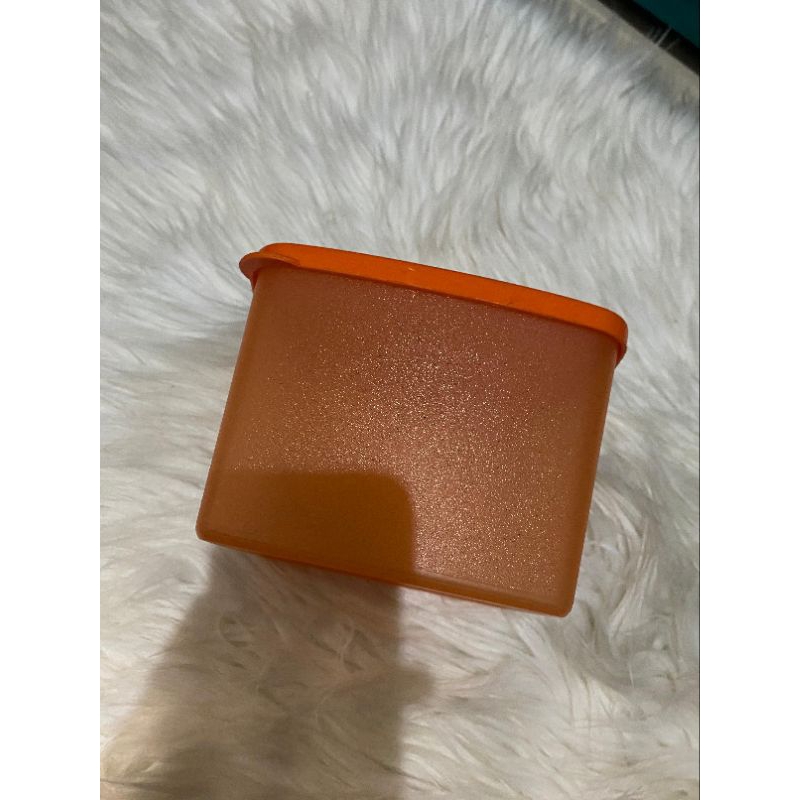 Kotak Makan Tupperware
