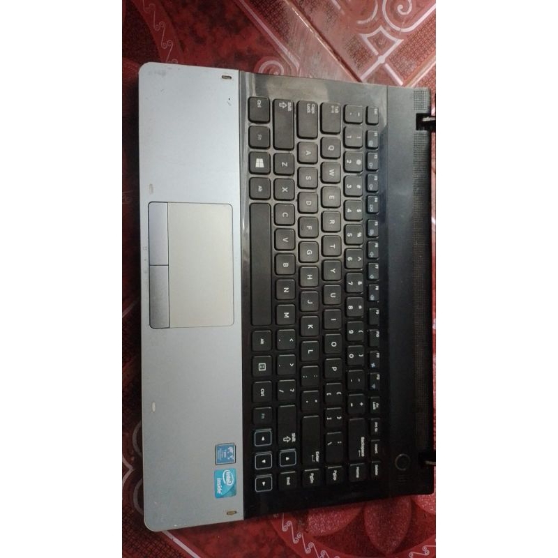 Casing frame keyboard Palmrest Laptop Samsung NP300e4x