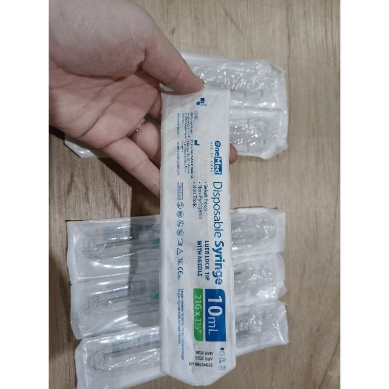 ONEMED Syringe 10 ML with needle