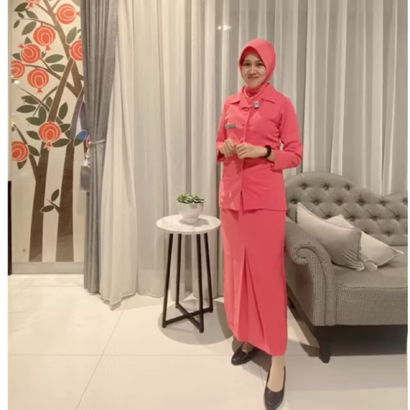 PRELOVED PSH STELAN KOMPLIT  BHAYANGKARI BARU DIPAKAI UNTUK FOTO SAJA