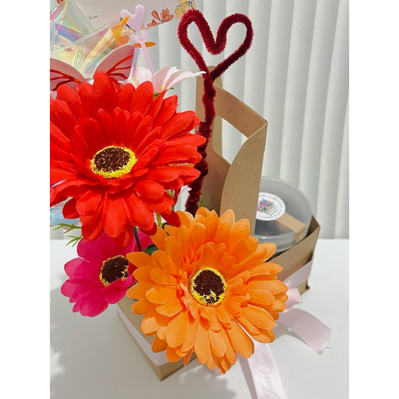 

Coklat Valentine dan bunga Ttumbelina Series