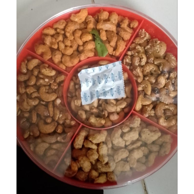 

Kacang Mede Kemasan Tray 5 Rasa