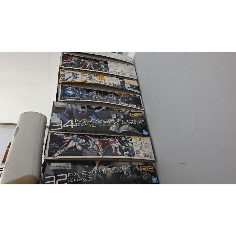 Bandai Gundam Ori RG HG sudah dirakit