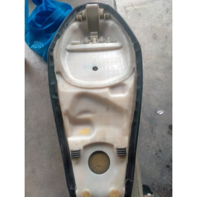 cover jok motor Honda Vario 110 CBS original barang asli copotan motor Honda Vario