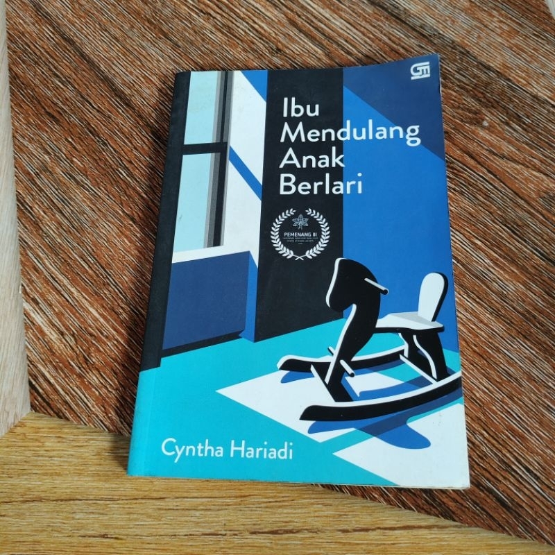 Buku Puisi Ibu Mendulang Anak Berlari