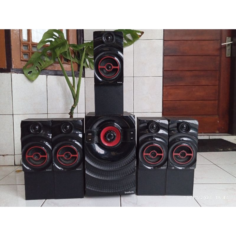 Bodum Speaker Hitam Merah