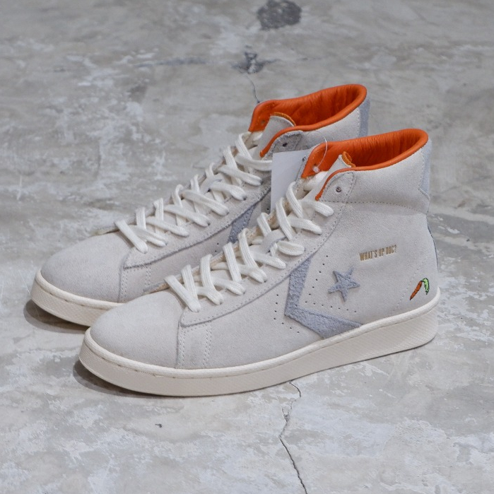 BUGS BUNNY X CONVERSE PRO LEATHER HI 80TH ANNIVERSARY