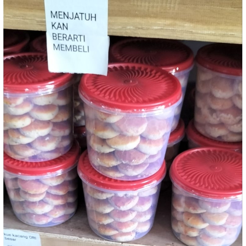 

Kue kacang/Letter Kacang