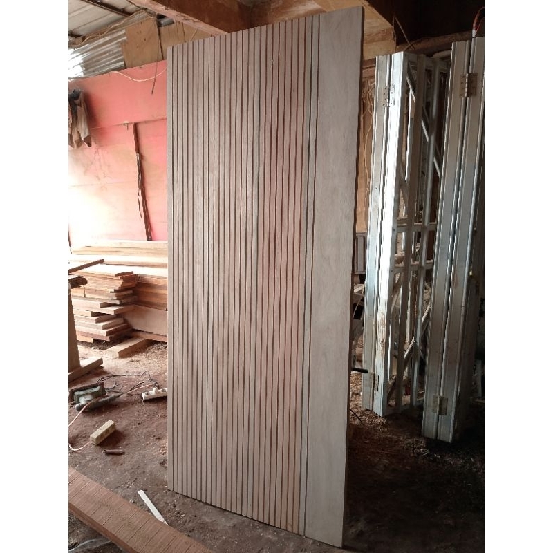 Pintu Pivot Kayu Mahoni