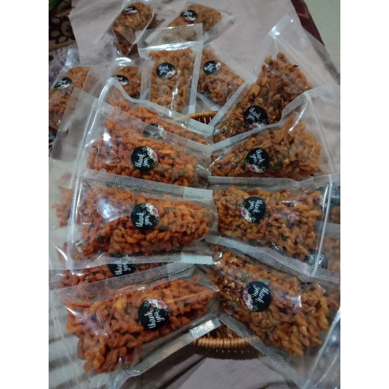 

Makaroni Spiral pedas daun jeruk