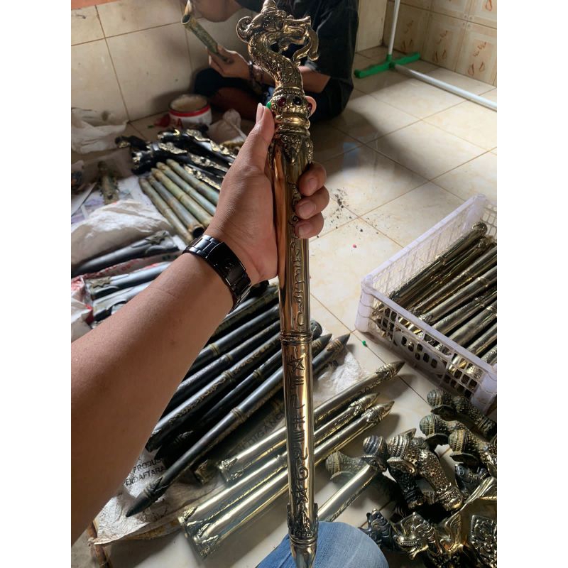 TONGKAT KOMANDO KUNINGAN