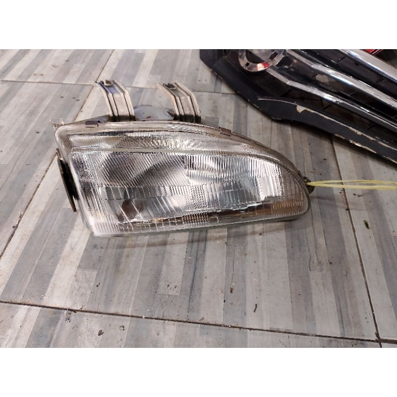headlamp lampu depan Honda Civic Genio Estilo Original kanan