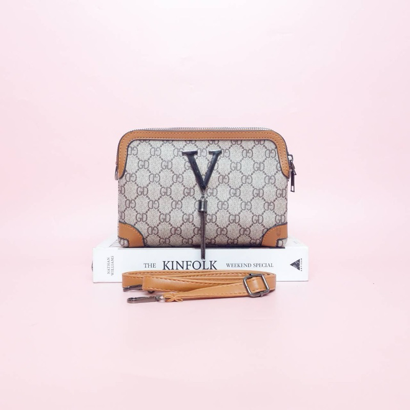 “KODE A” Pouch Bag Gucci