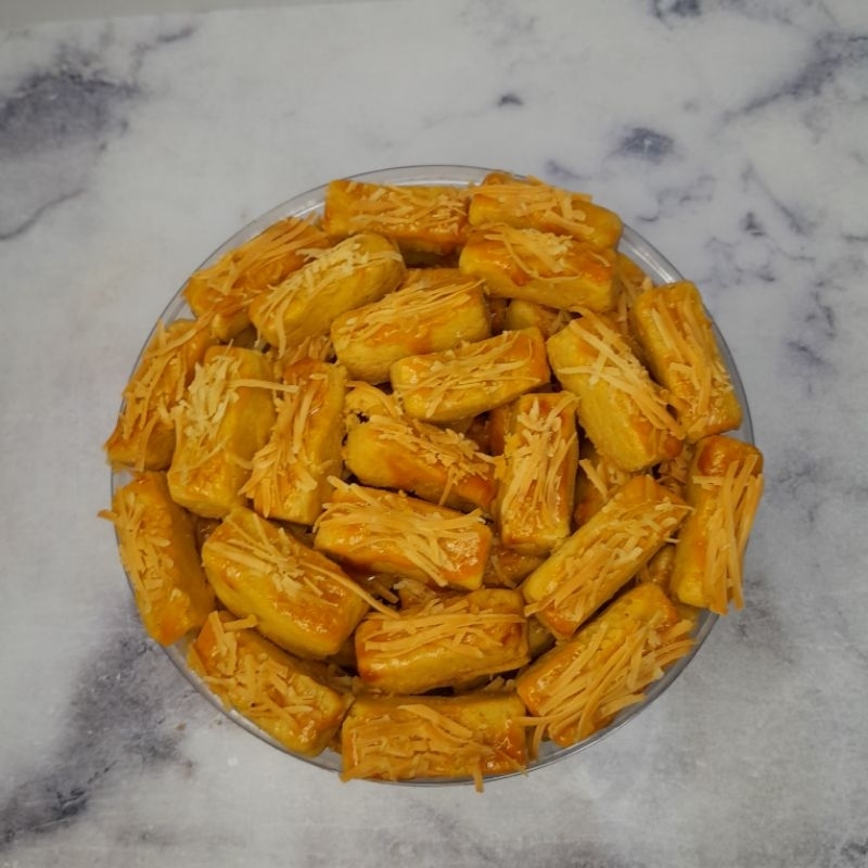 

Kastengel / Kue Keju Premium Wijsman