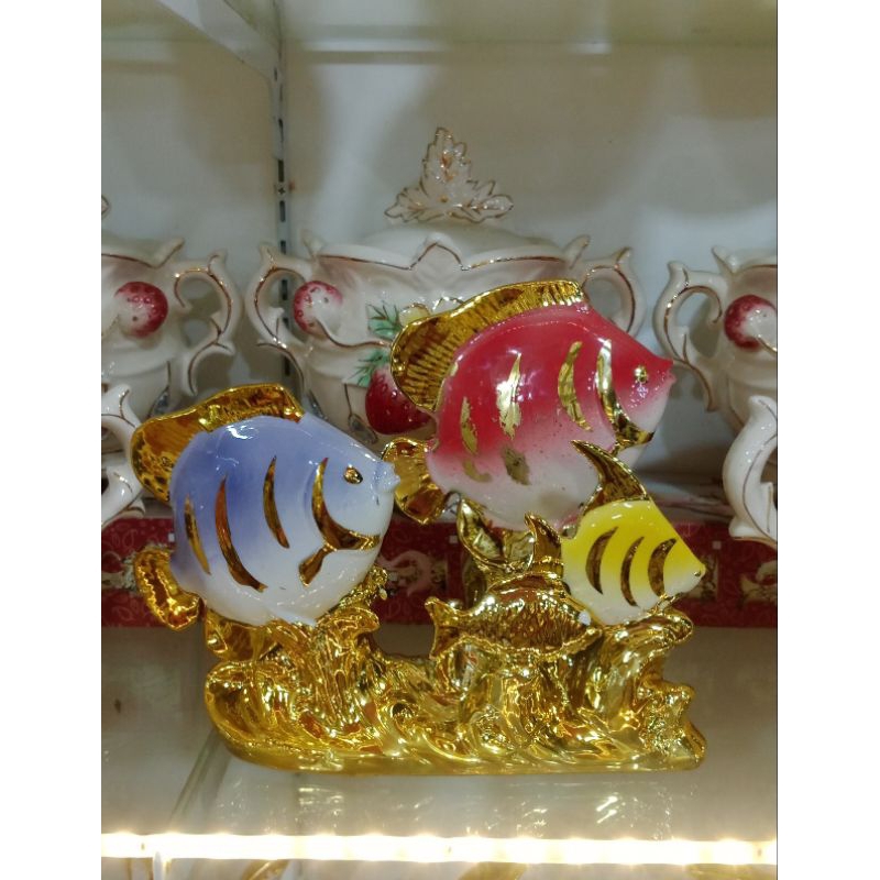 pajangan ikan warna warni