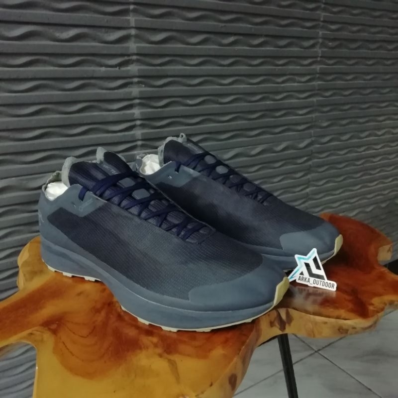 Sepatu gunung outdoor ARCTERYX ( norvan SL) / size 43¹/³ - 42
