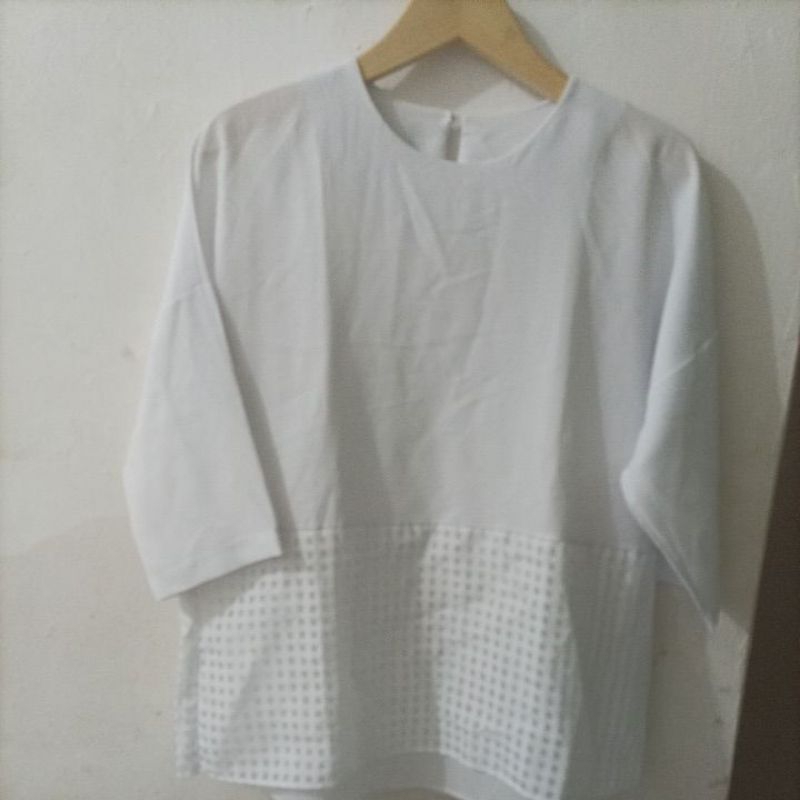 Blus Putih Wanita Lengan Panjang
