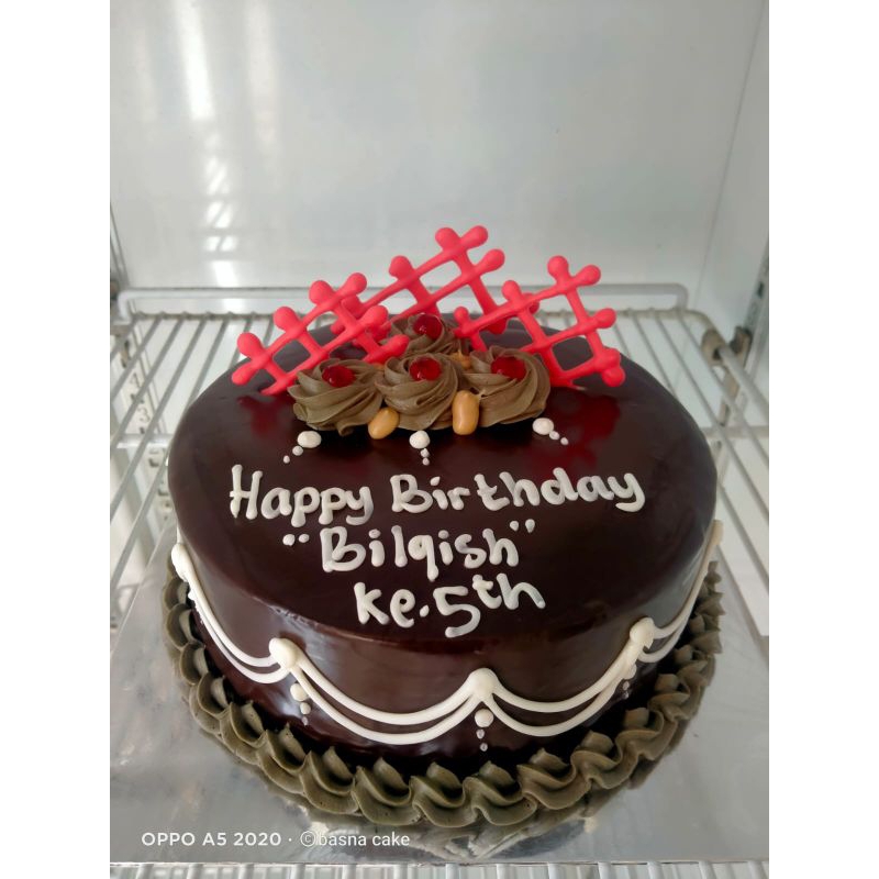 

BLACK FOREST KUE ULANG TAHUN UKURAN 16CM