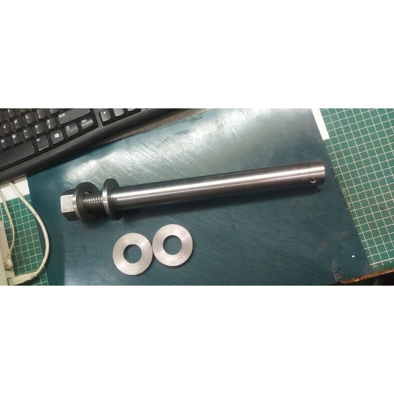 As  sambungan drat..panjang 30 cm.as 32 mm