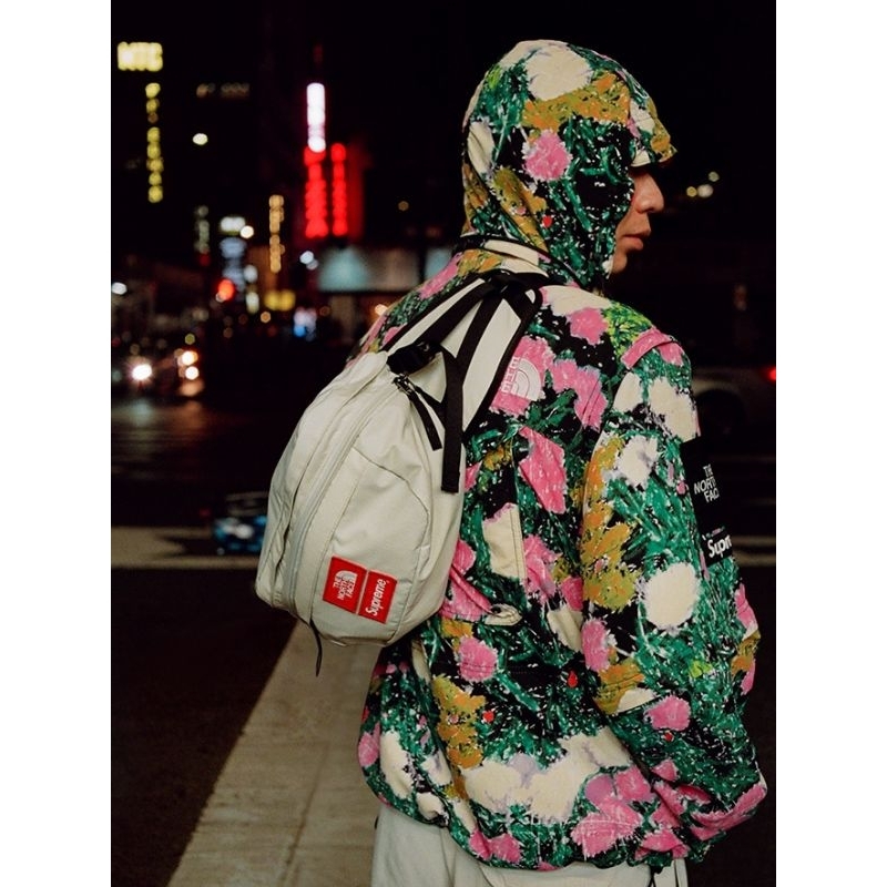Supreme x The North Face Flowers Print Trekking Convertible Jacket