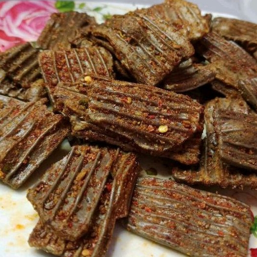 

kerupuk jengkol sisir pedas 30gr