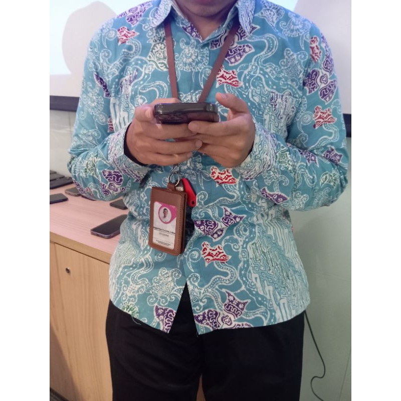 Bajunya Bagus Kemeja Pria Motif Bunga Lengan Panjang