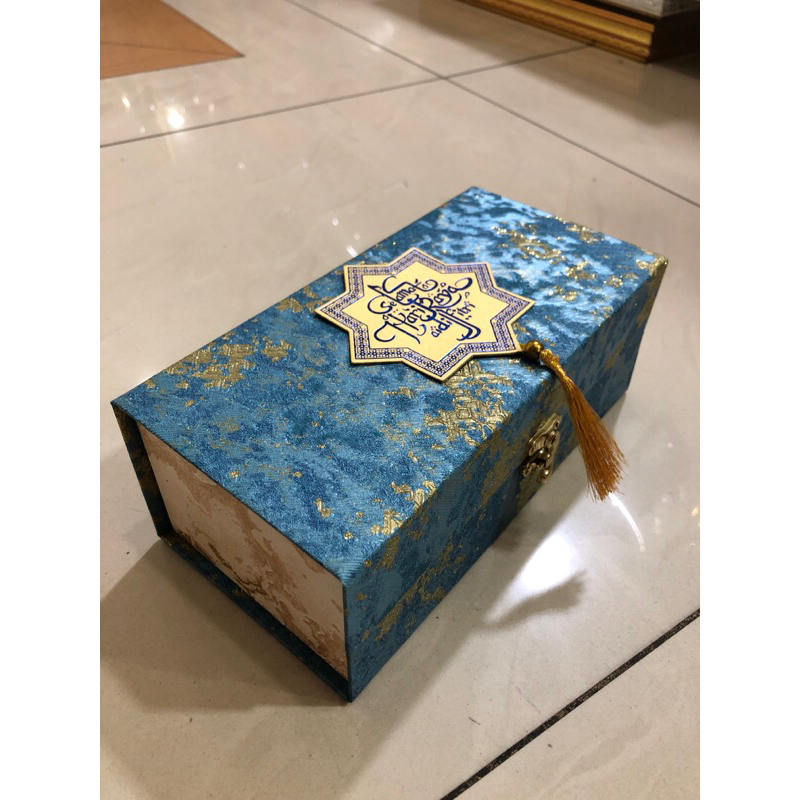 

Boxhampers/hamperslebaran/hampersidulfitri/hamperskuekering