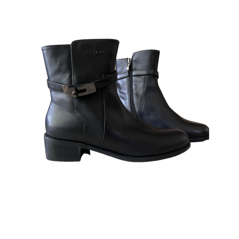 Sepatu Boots Hitam Wanita merk Andrew