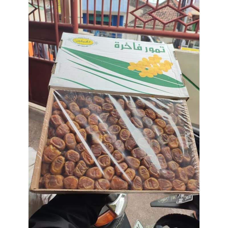 

Grosir Kurma sukkari premium GRADE A isi 3kg Exp 2026 l,sukkari al Qassim, Kurma basah, kurma madu sukkari 3kg oleh" Haji & Umroh Termurah