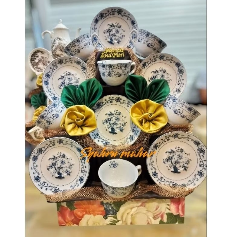 

Parsel lebaran teaset/ Parsel piring gelas