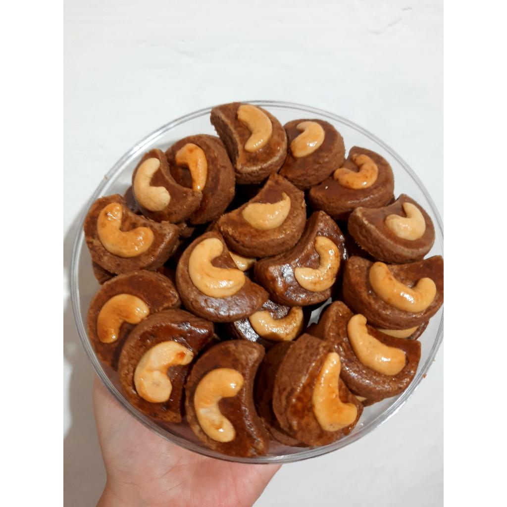 

Choco Mede Cookies ( kue cokelat Kacang mede)