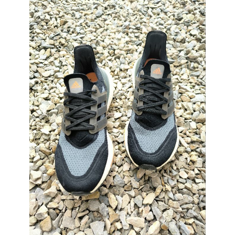 Adida* Ultraboost 21