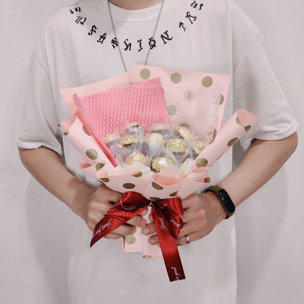 

BEB GIFT 10C - Buket bunga Valentine / Kado Buket Coklat Anniversary