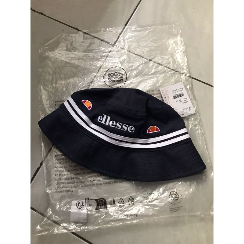 Bucket hat ellese