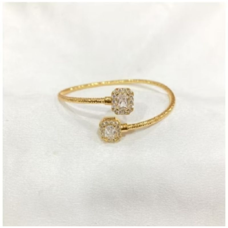 Gelang wanita permata kotak emas