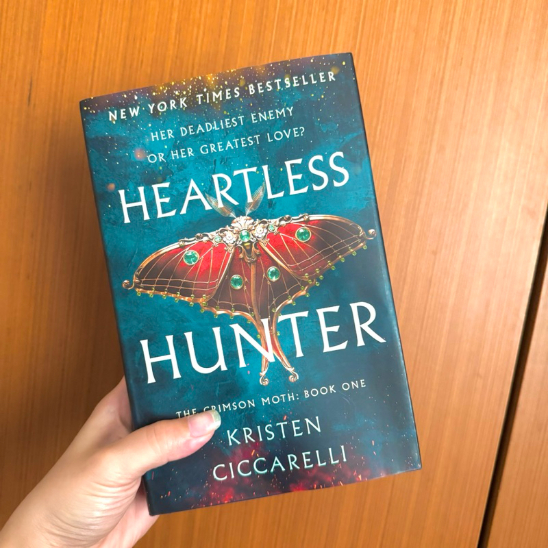 [PRELOVED] HC Hardcover FIRST EDITION Heartless Hunter (US version of Crimson Moth) by Kristen Cicca