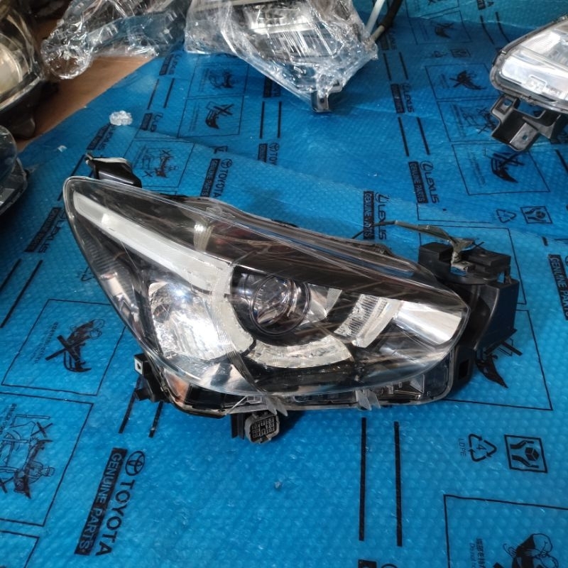 Headlamp Lampu Depan Mazda 2 skyactive 2015 2016 2017 original