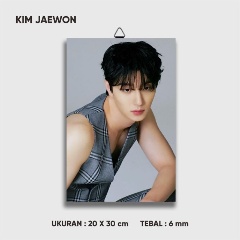 Walldecor Pajangan Dinding Kim Jaewon