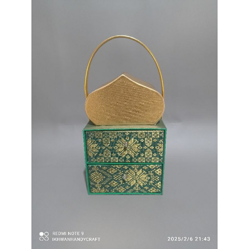 

Box Teng teng 2 lapis / Hampers Lebaran / Edisi Idul Fitri / Ramadhan