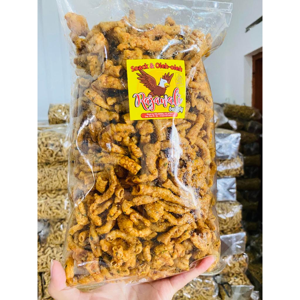 

1kg KERIPIK USUS PEDAS DAUN JERUK / USUS AYAM CRISPY SUPER PREMIUM RAJAWALI BU LELY HOT DAUN JERUK PEDAS ASIN CIKRUH Chili Food Oil Snacks