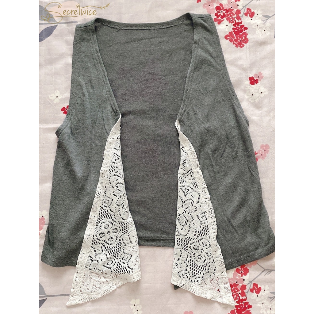 (PRELOVED) OUTER / ROMPI WANITA GRAY & WHITE LACE